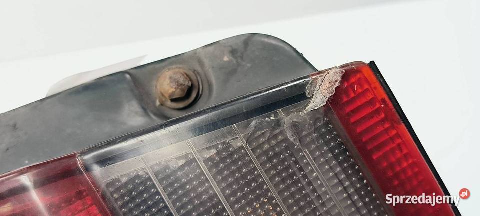 LAMPA PRAWA TYŁ TOYOTA CARINA osobowe Pozostałe Lipno