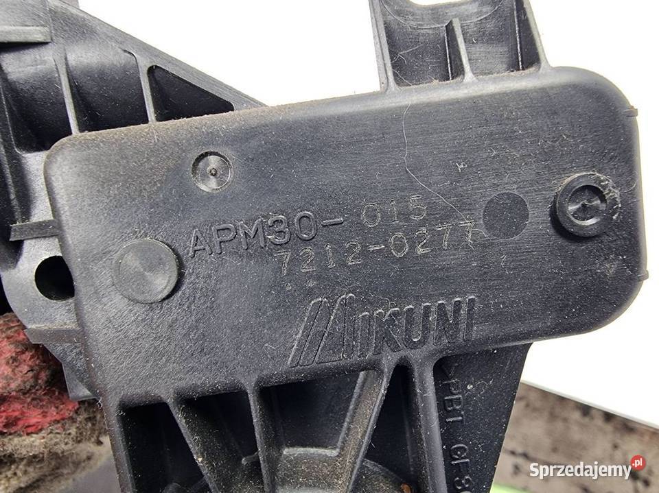 PEDAŁ MITSHUBISHI PAJERO IV APM30015 Lipno sprzedam