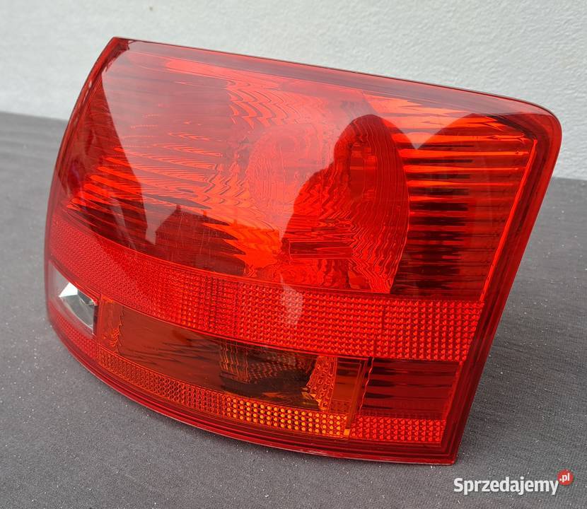 8E9945096E lampa tylna prawa Audi A4 B7 Avant