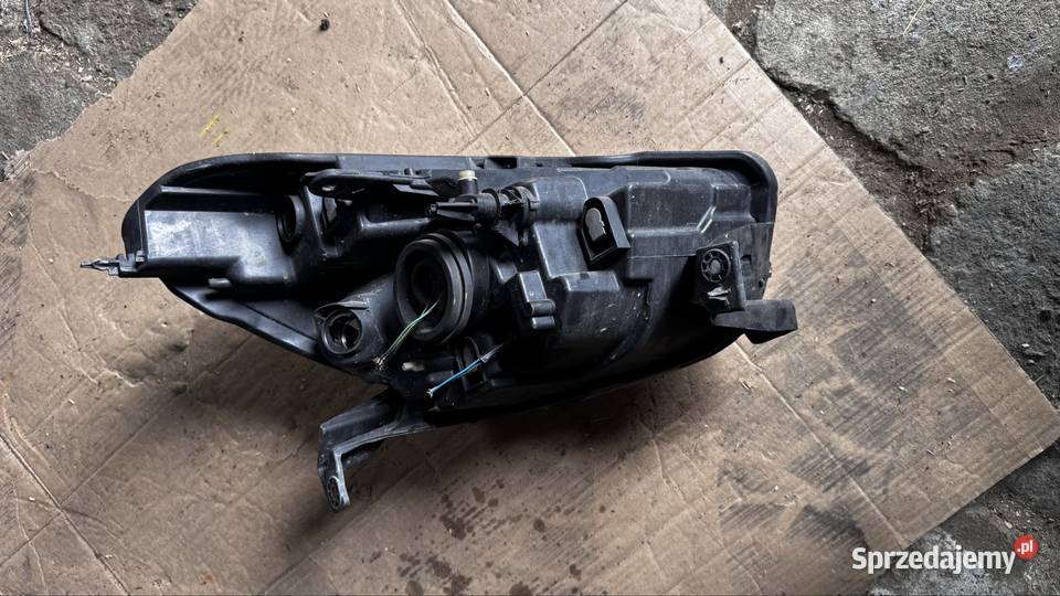 Lampy przód Dacia Dokker Białystok sprzedam