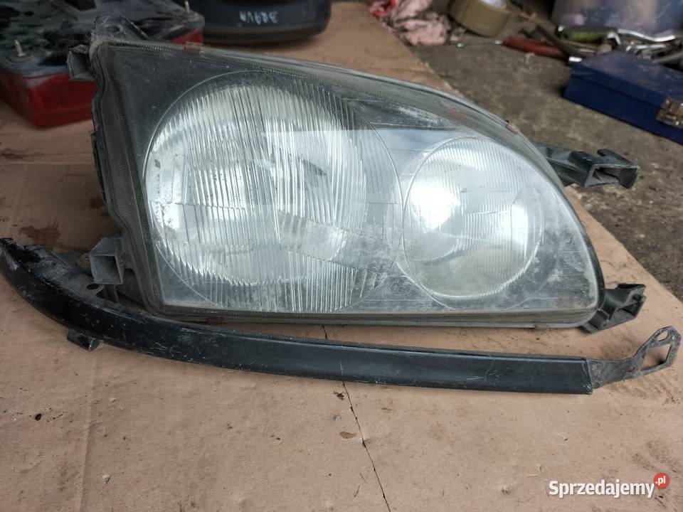 TOYOTA AVENSIS 1 T22 LAMPA PRZÓD PRAWA Kamień-Kolonia