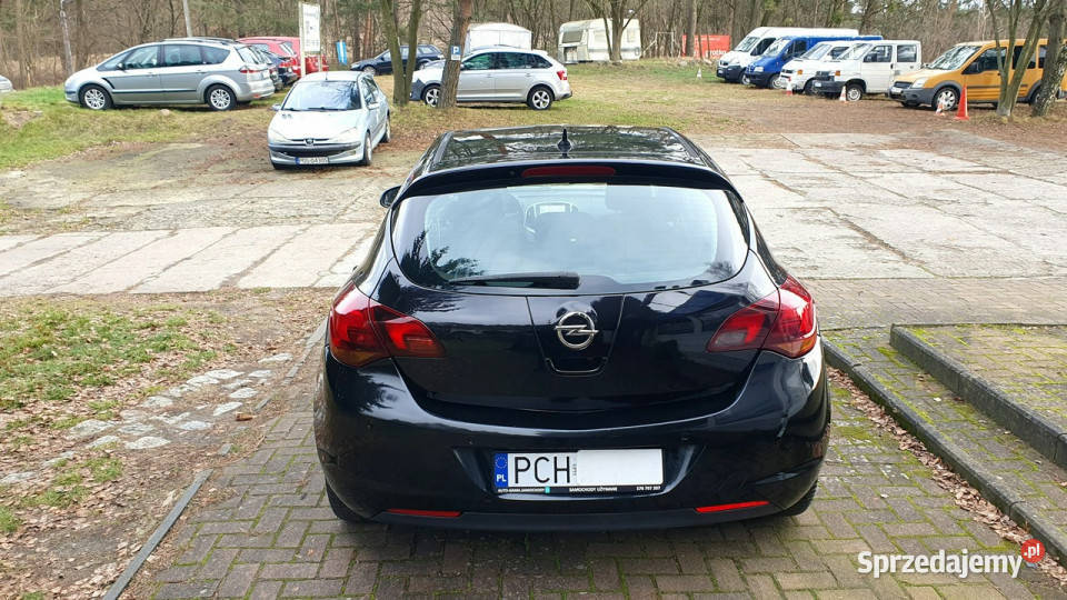 Opel Astra 17 CDTI Cosmo Bogata wersja i Hatchback Chodzież