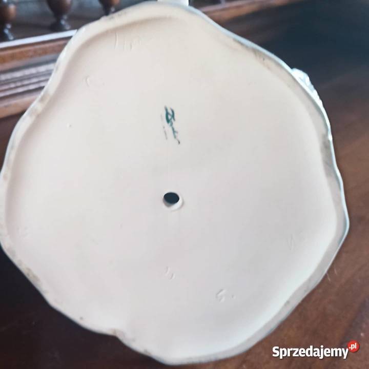 Figurka Damy w kapeluszu Zepfir Lladro Made in Porcelana i szkło Gdańsk