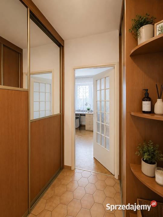 pokoje 635 m balkon piwnica basenu i komunikacji dachówka mazowieckie Marki sprzedam