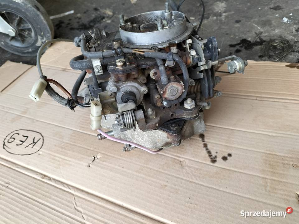 Audi 80B3 B3 18 B GAŹNIK KOLEKTOR SSĄCY Kamień-Kolonia