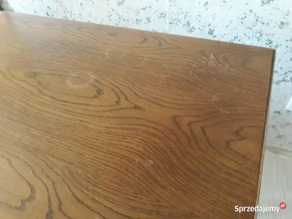 Stół drewniany w dwóch rozmiarach