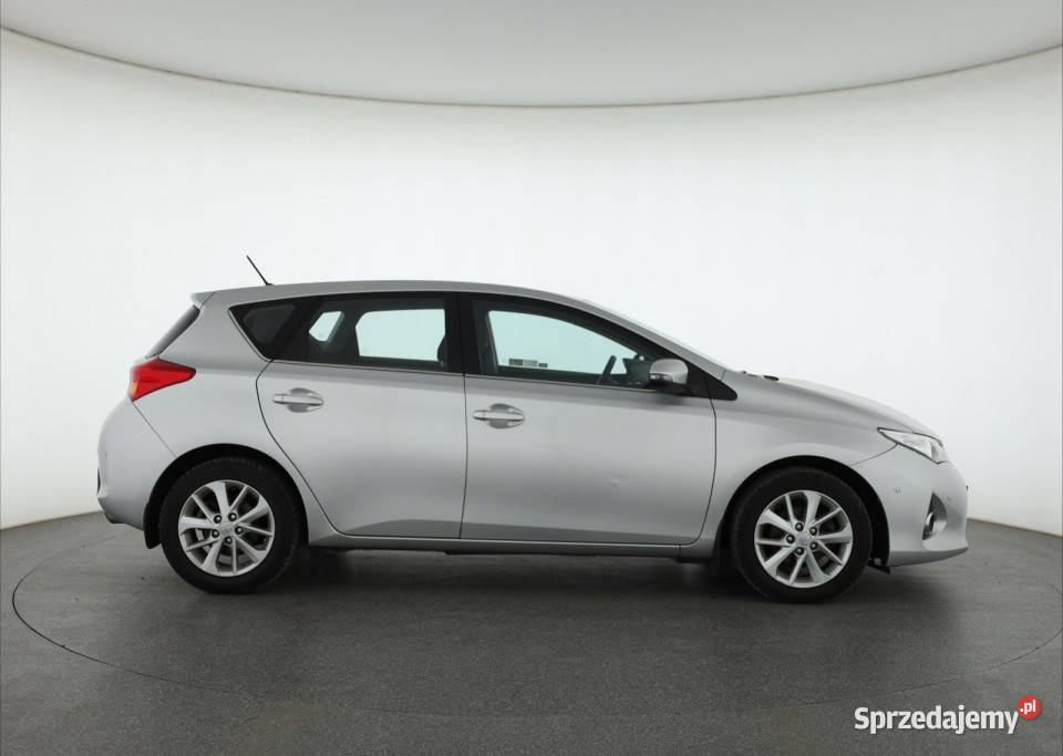 Toyota Auris 16 Valvematic Auris Piaseczno