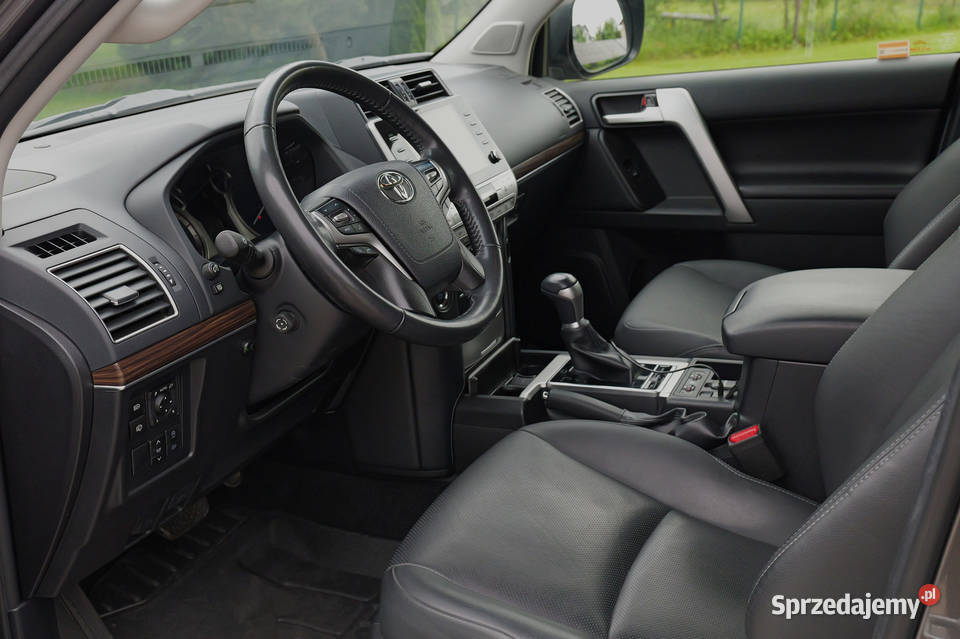 Toyota Land Cruiser Invincible polski salon I Kazimierza Wielka