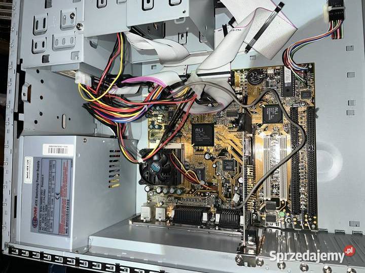 Zabytkowy komputer PC ATX Peacock AMD K62 450MHz