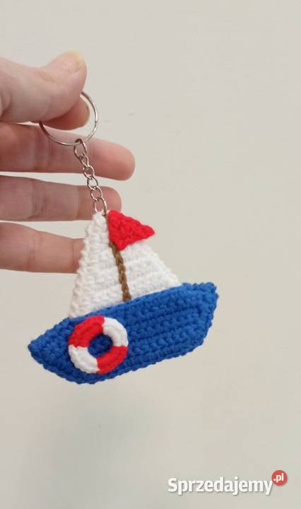 Żaglówka wykonana na szydełku brelok zawieszka Łask