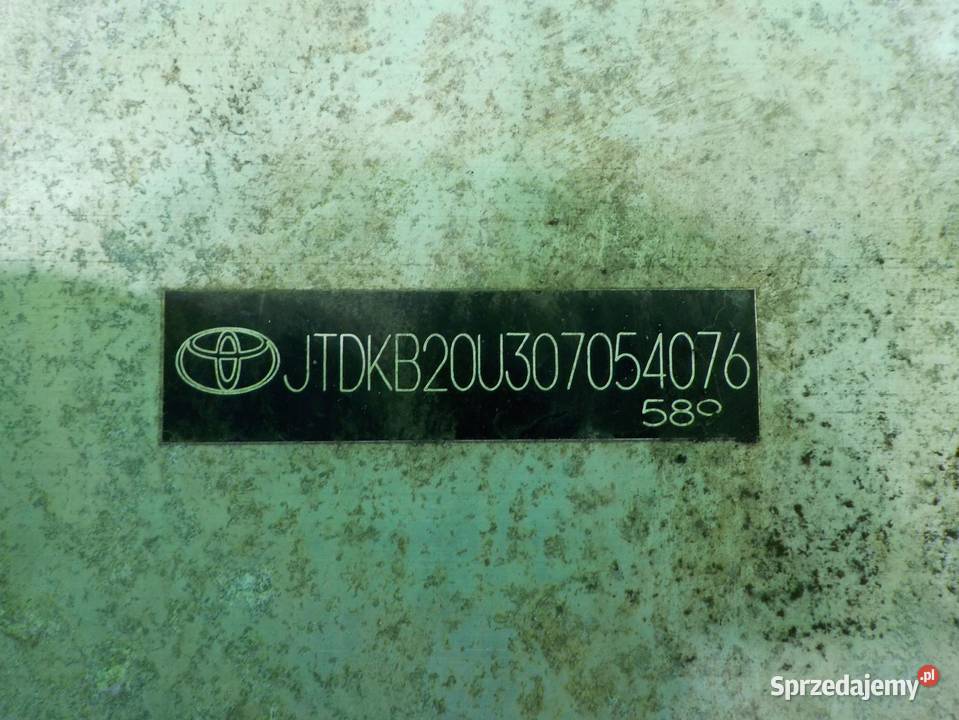 TOYOTA PRIUS II 06 HB 5D belka zderzaka przod Suków