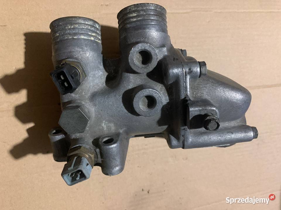 BMW E24 E28 E23 E12 M30 obudowa termostatu sprzedam