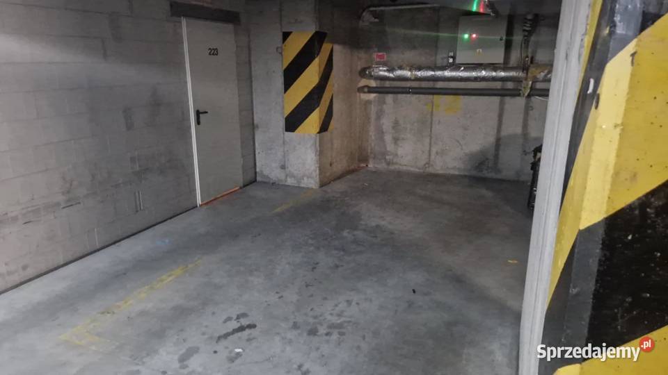 Syndyk sprzeda mieszkanie 11810 m2 z miejscem Warszawa