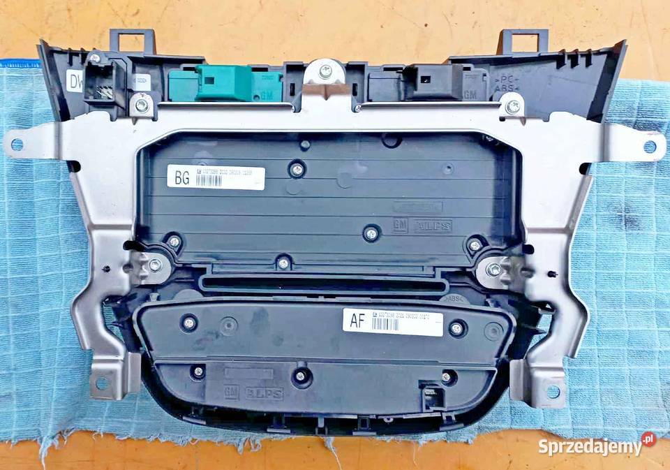 OPEL INSIGNIA A PANEL NAWEWU 13273098 13273256 Radom