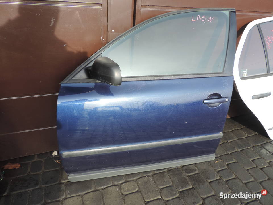VW PASSAT B5 KOMBI DRZWI LEWY PRZÓD LB5N osobowe małopolskie Nowy Sącz