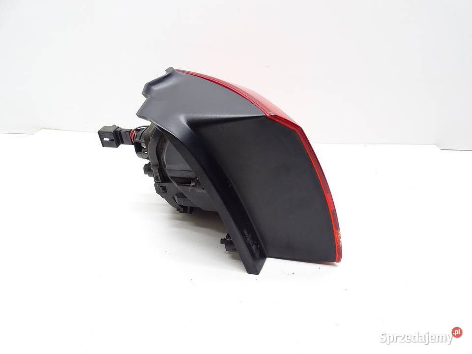 LAMPA PRAWA PRAWY TYŁ TYLNA W BŁOTNIK 5G0945096M osobowe