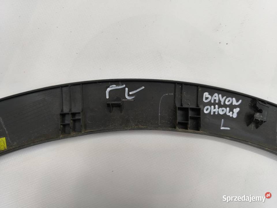 LISTWA BŁOTNIKA LEWY TYŁ HYUNDAI BAYON osobowe Listwy i nakładki
