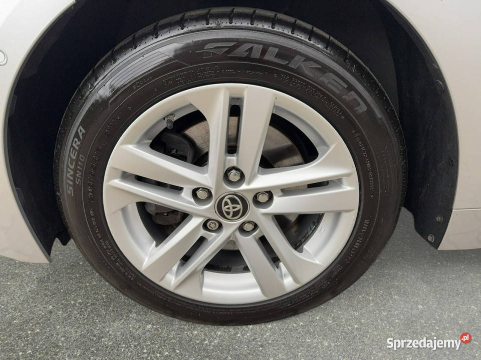 Toyota Corolla VAT 23 TS Comfort 20 hybrid 184 wspomaganie kierownicy Myślenice sprzedam