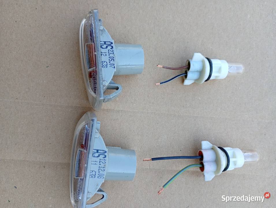 Kierunkowskazy boczne Astra h Zafira bi inne Części samochodowe Szydłowiec