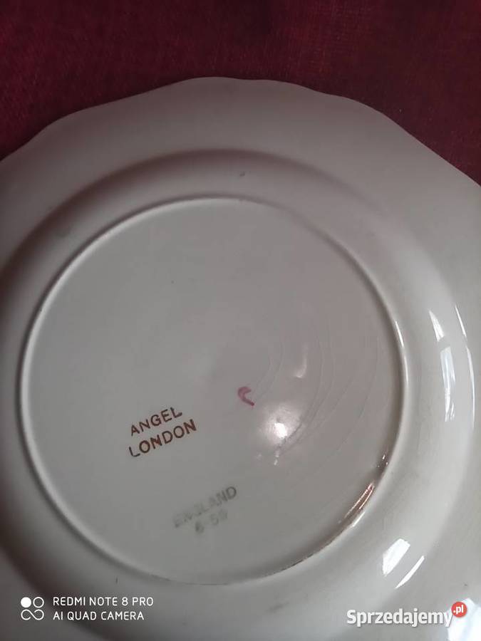 Patera ANGEL LONDON England Z różami w lustrze
