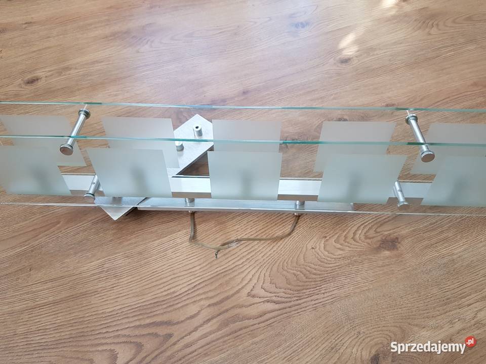 Ładna Stylowa Lampa w Nowoczesnym Stylu Bulowice