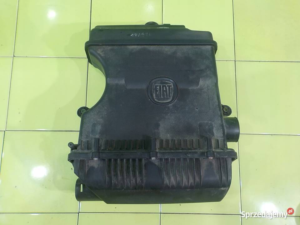 FIAT 500L 14 B 14r 5D obudowa filtra powietrza