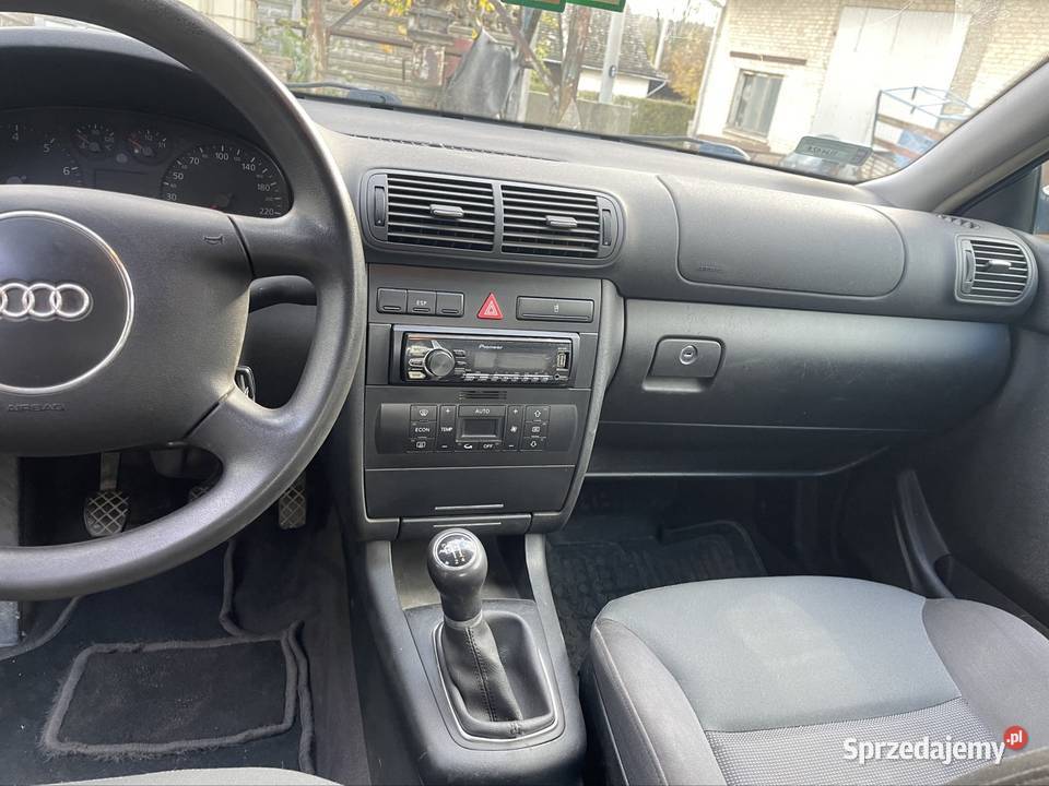 Audi a3 8l 16 benzyna Markowa sprzedam