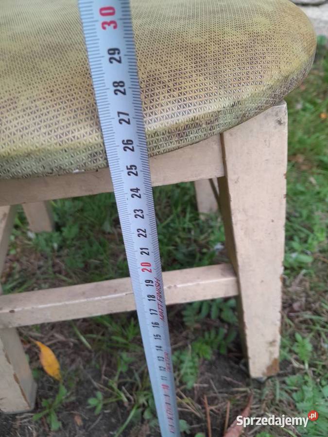 Mały okrągły taborecik taboret drewniany Dąbrowa Górnicza sprzedam