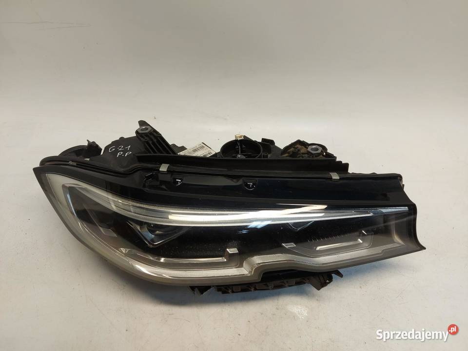 BMW G21 G20 Kombi 330e lampa prawa przód osobowe sprzedam
