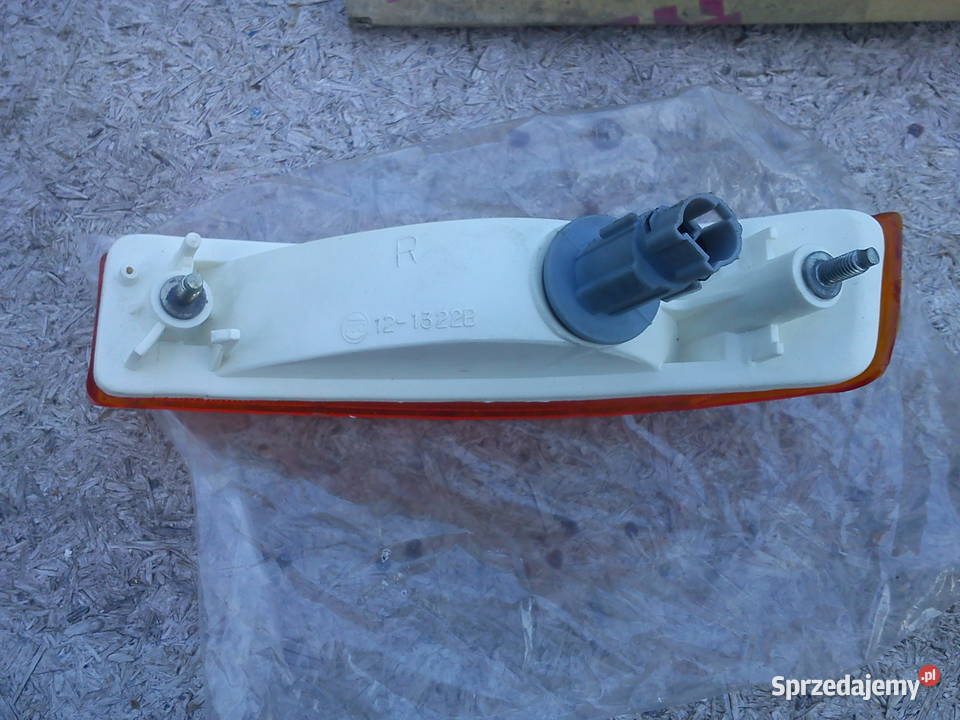 Toyota corolla 8792 kierunkowskaz prawy kierunkowskazy sprzedam