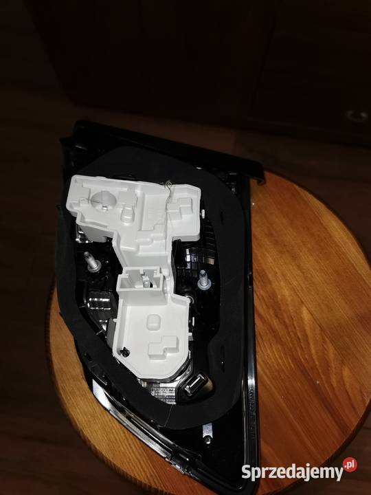 NOWA LAMPA VW SPORTSVAN LEWA W KLAPĘ 1417 pomorskie Luzino