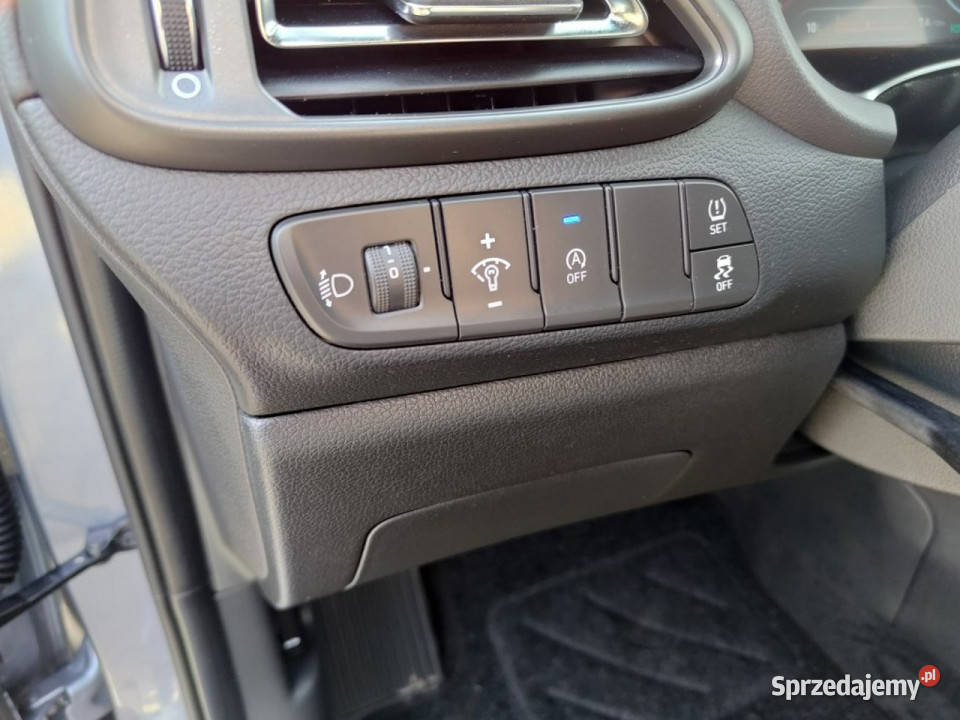 Hyundai i30 15 140 automat bogata wersja nieuszkodzony mazowieckie Ostrołęka