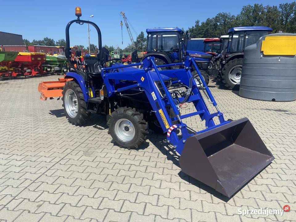 Ciągnik rolniczy FARMTRAC 26 4WD z ładowaczem Opatówek