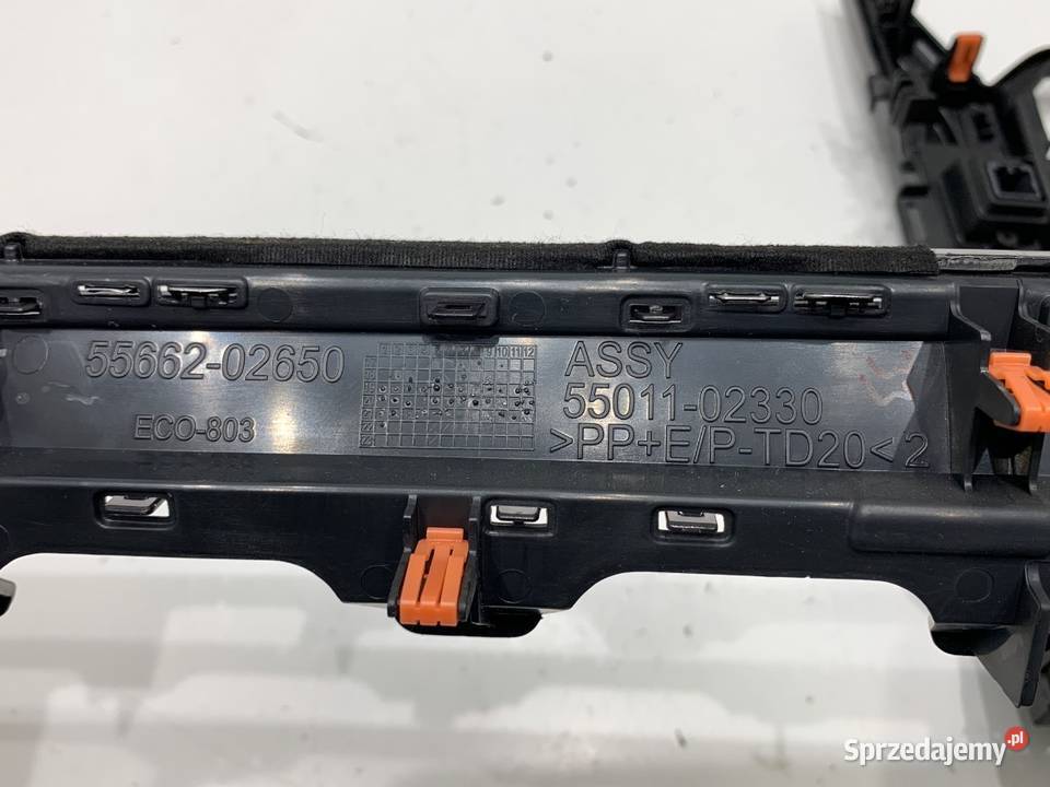 LISTWY DEKOR TOYOTA COROLLA E21 5882202440 osobowe