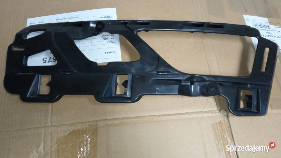 ŚLIZG ZDERZAKA LEWY PRZÓD SKODA KAROQ 2017R osobowe Zderzaki Cieszyn