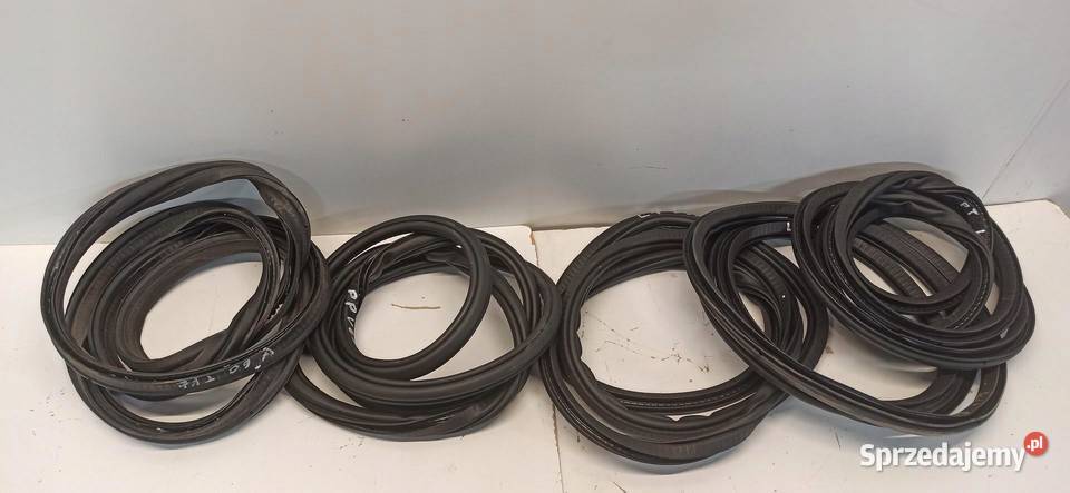 VOLVO V60 CC USZCZELKA DRZWI KLAPY 31457863 osobowe dolnośląskie