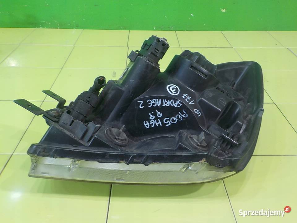 KIA SPORTAGE II 20 CRDI 06r 5D lampa prawa przod Suków