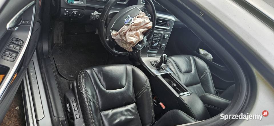 Volvo V60 D6 Plug In Hybrid Uszkodzony Rok produkcji 2013 V60 pomorskie Banino