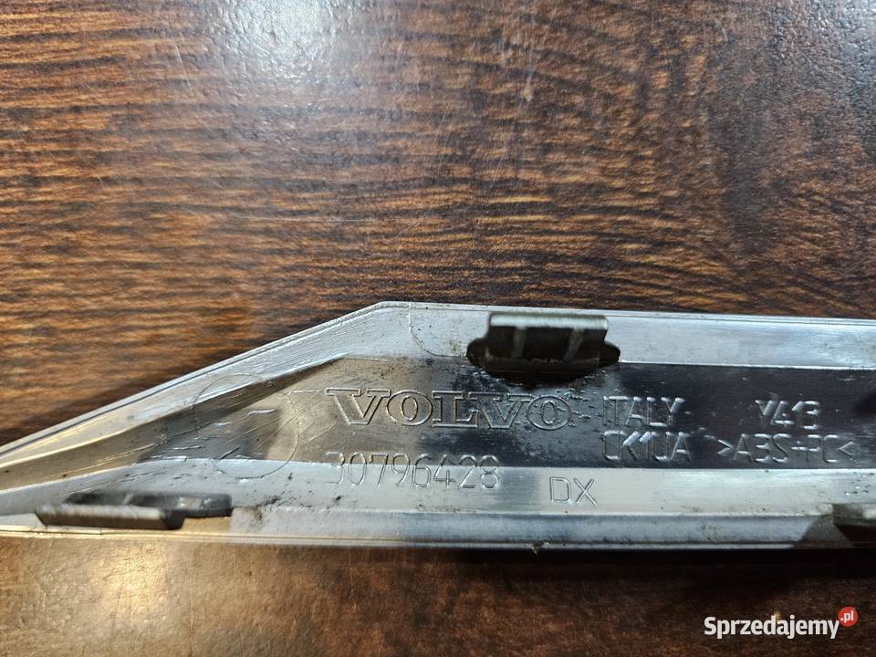 Listwa grilla grill volvo xc60 30796428 osobowe Parczew