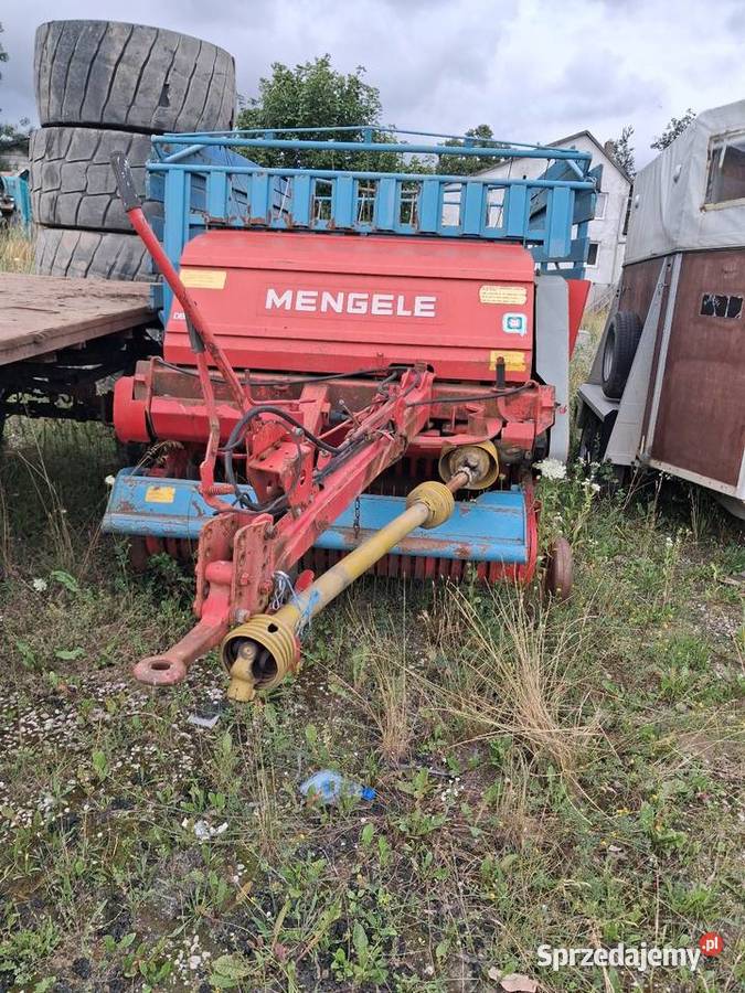 Przyczepa samozbierająca Mengele LW 33 Przyczepy rolnicze Piecki
