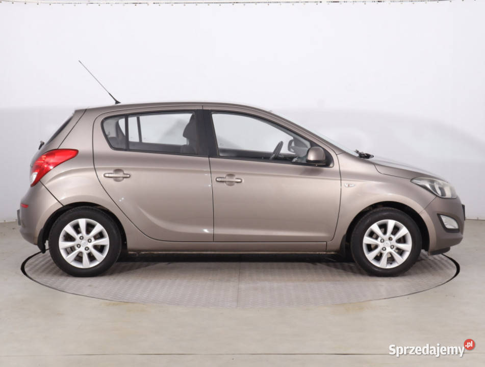 Hyundai i20 12 Rok produkcji 2013 Piaseczno