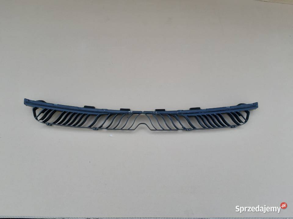 VW TOUAREG 3 III ŚLIZG ZDERZAKA TYŁ LISTWA Trzciel