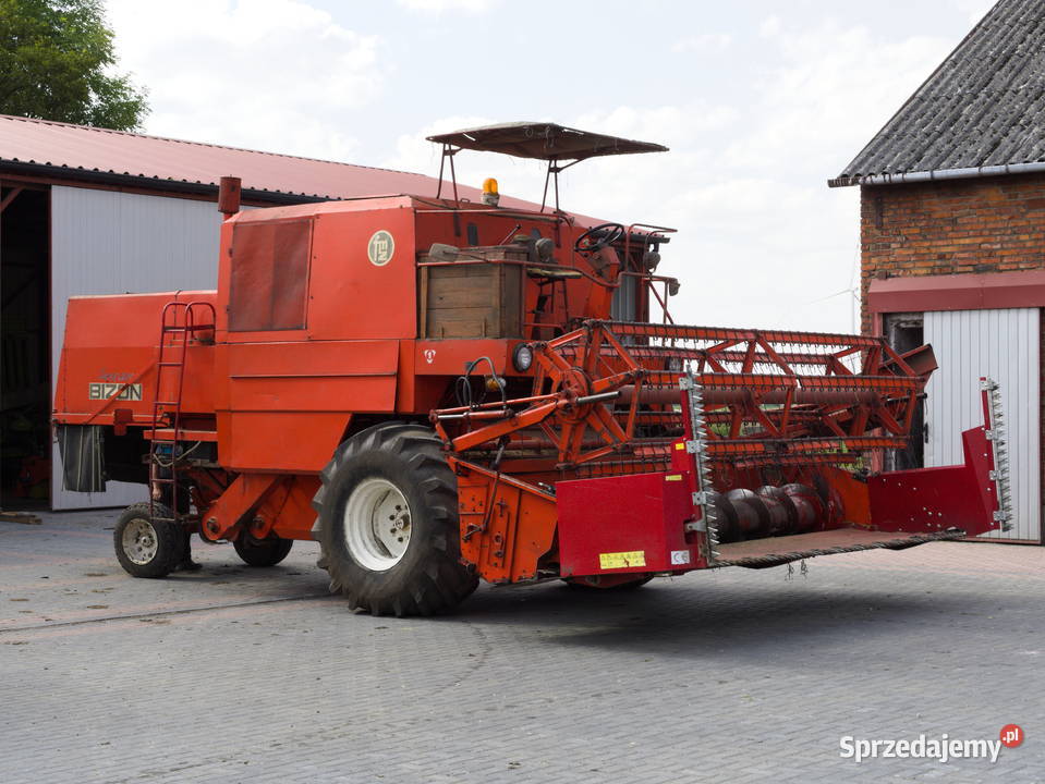 Kombajn zbożowy Bizon Super Z056 produkcji 1984 Dąbrowice