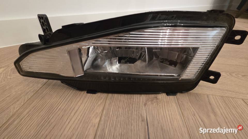 Lampa przeciwgmielna prawy przód vw passat b8