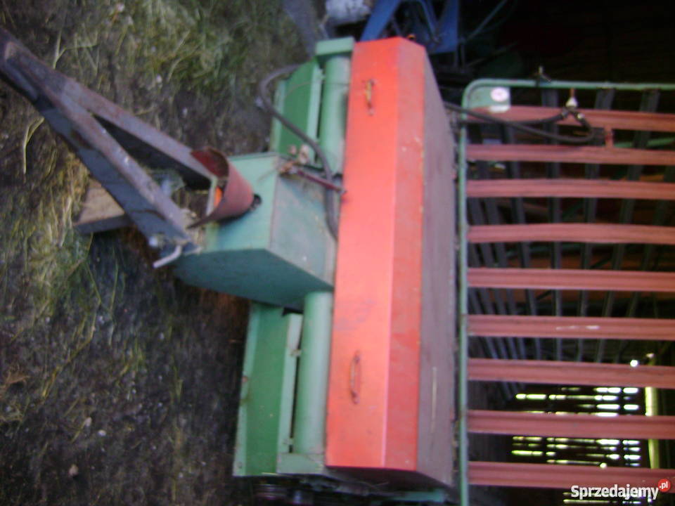 Przyczepa samozbierająca Agromet T050 Kamionna