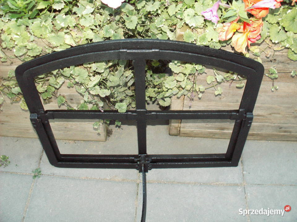 Stare masywne okno dekoracja ogrodzenie 54x45