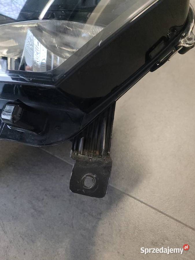 Lampa Reflektor prawa 260105567R Master IV 2019 osobowe Kończyce Małe sprzedam