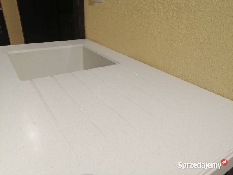 Wodoodporny kompozytowy blat ze zlewozmywakiem Komorniki