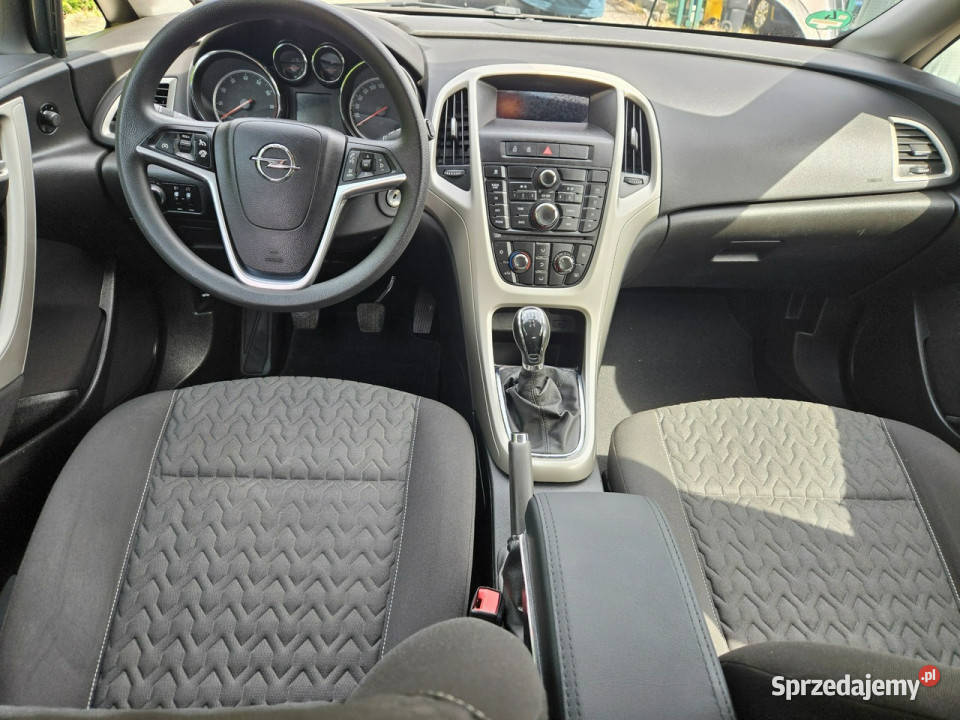 Opel Astra 1 właściciel Klimatyzacja Tempomat wspomaganie kierownicy