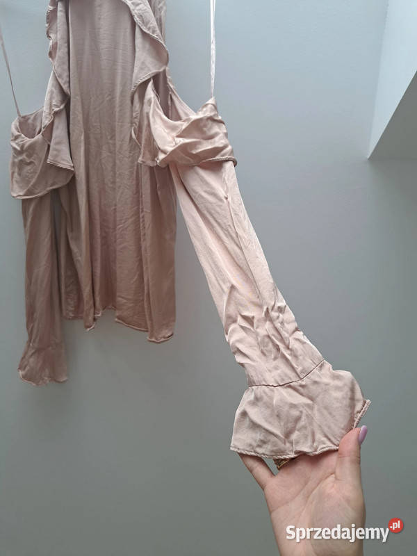 Mohito Pudrowa bluzka z odkrytymi ramionami i Trąbki Wielkie